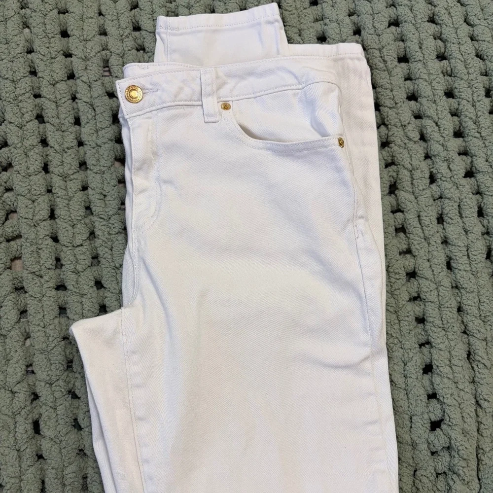 Michael Kors White Skinny Jeans – Size 8 – Gold Button Detail ✨🤍